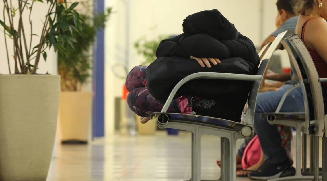 Pessoas que moram na rodoviária do Rio.    - Estefan Radovicz