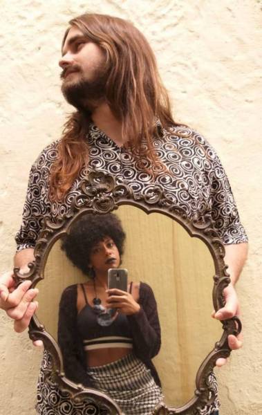 O show alterna momentos que vão dos mais românticos e viscerais até as sátiras cotidianas - Divulgação