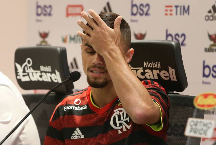 Michael tem apenas edema muscular e fará tratamento para não desfalcar o Flamengo na Libertadores