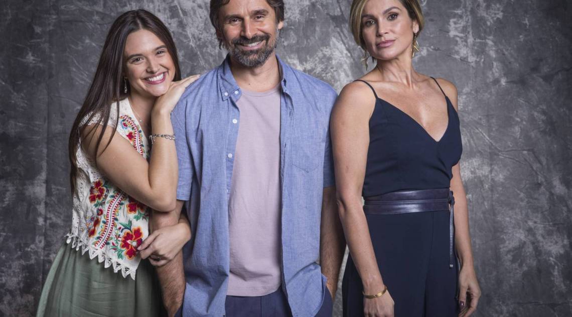 Luna (Juliana Paiva), MÃ¡rio (Murilo Rosa) e Helena (FlÃ¡via Alessandra)