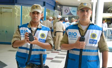 Castro sanciona lei sobre câmeras em uniformes policias mas pontua dois vetos