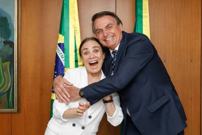 Regina Duarte e Bolsonaro se mostraram muito animados