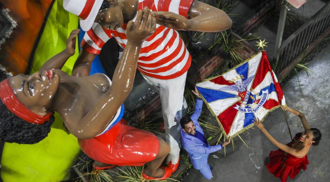 Rio, 22/01/2020 - ESPECIAL - Carnaval 2020. Casal de mestre sala e porta bandeira da Uniao da Ilha do Governador. Dandara Ventapane e Phelipe Lemos Cidade do Samba . Gamboa, Centro do Rio. Foto: Ricardo Cassiano/Agencia O Dia