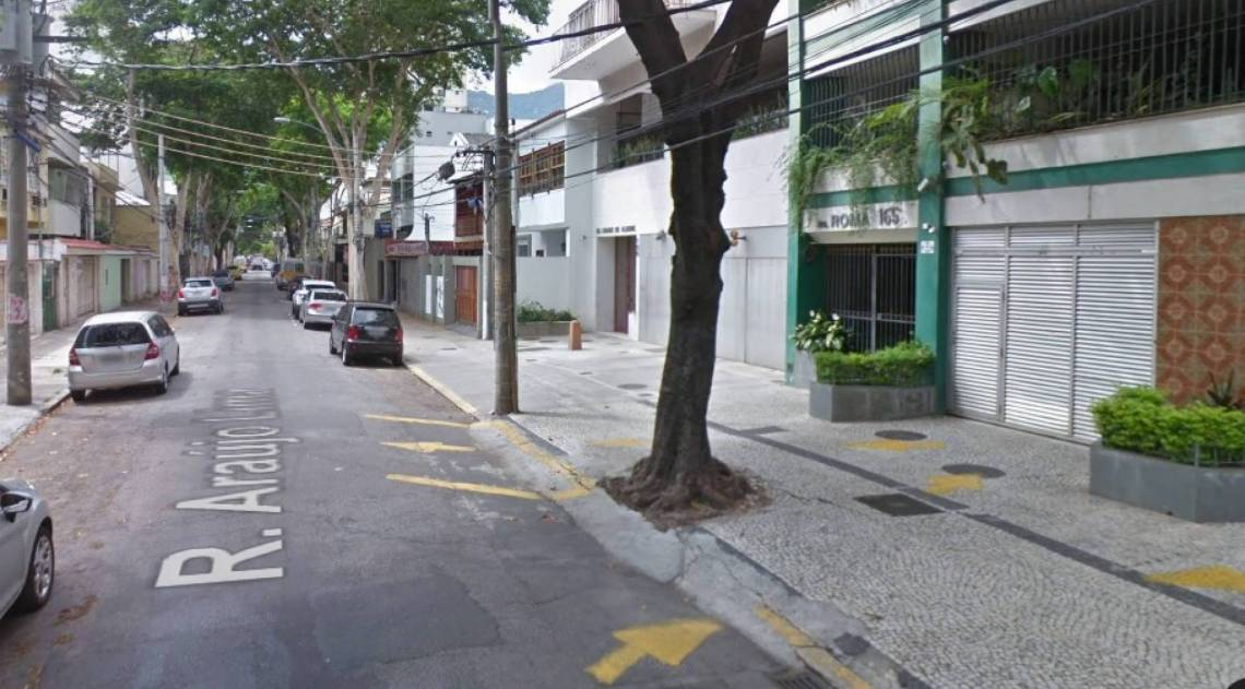 Rua Araújo Lima, na Tijuca, vive rotina de medo - Google Street