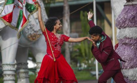Mestre-sala e porta-bandeira tornam-se Patrimônio Cultural Imaterial do Estado do Rio