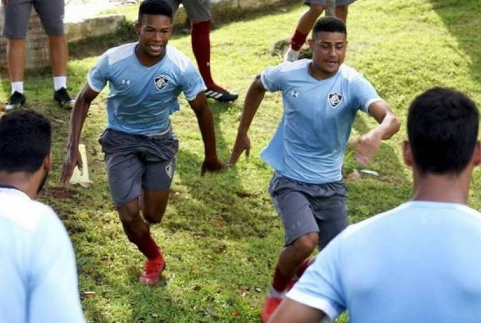 Jovem de Xerém encanta Odair e acaba relacionado para partida do Fluminense