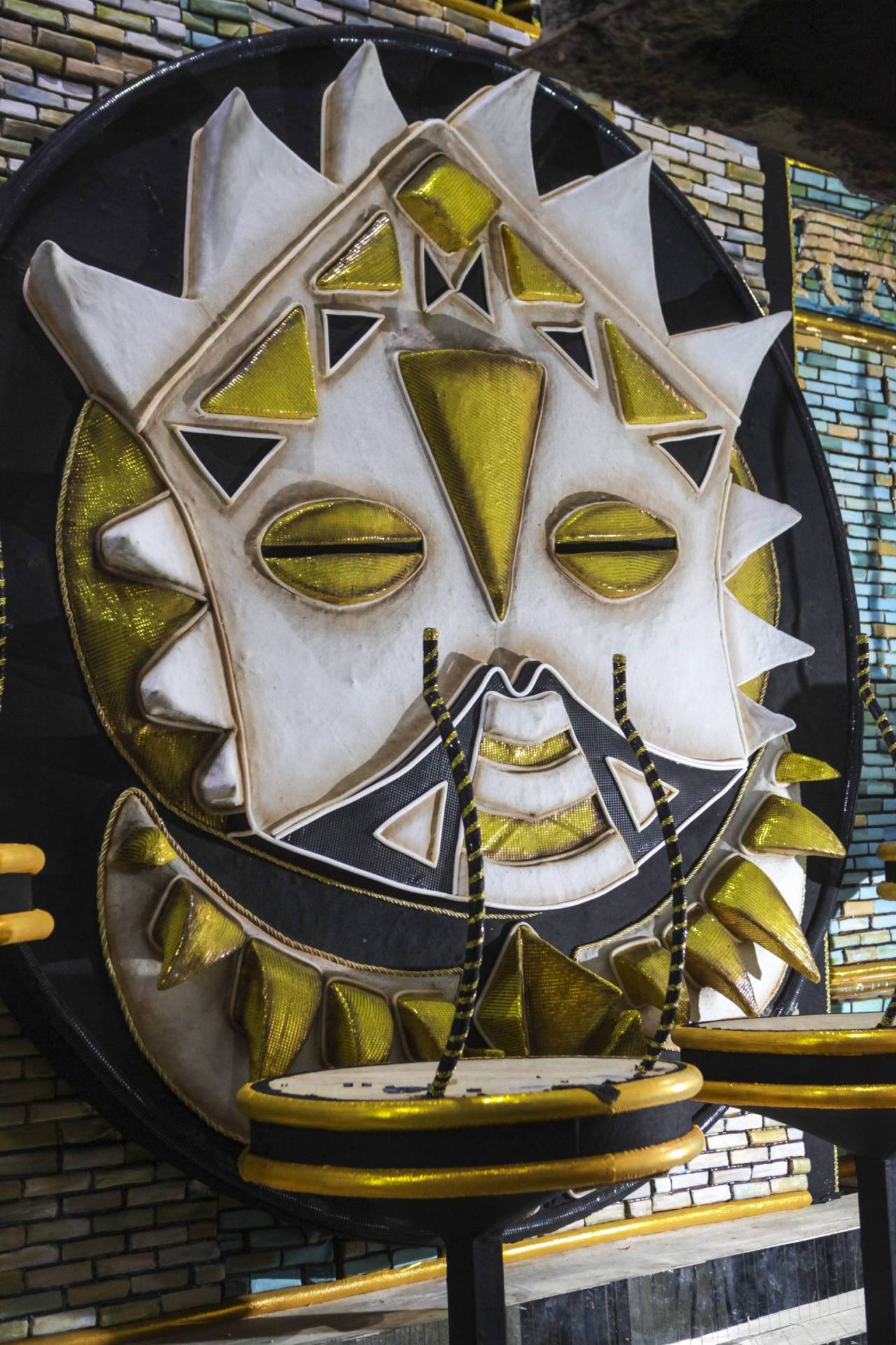 Rio, 22/01/2020 - ESPECIAL - Carnaval 2020. Detalhe do carro da Grande Rio. Cidade do Samba . Gamboa, Centro do Rio. Foto: Ricardo Cassiano/Agencia O Dia