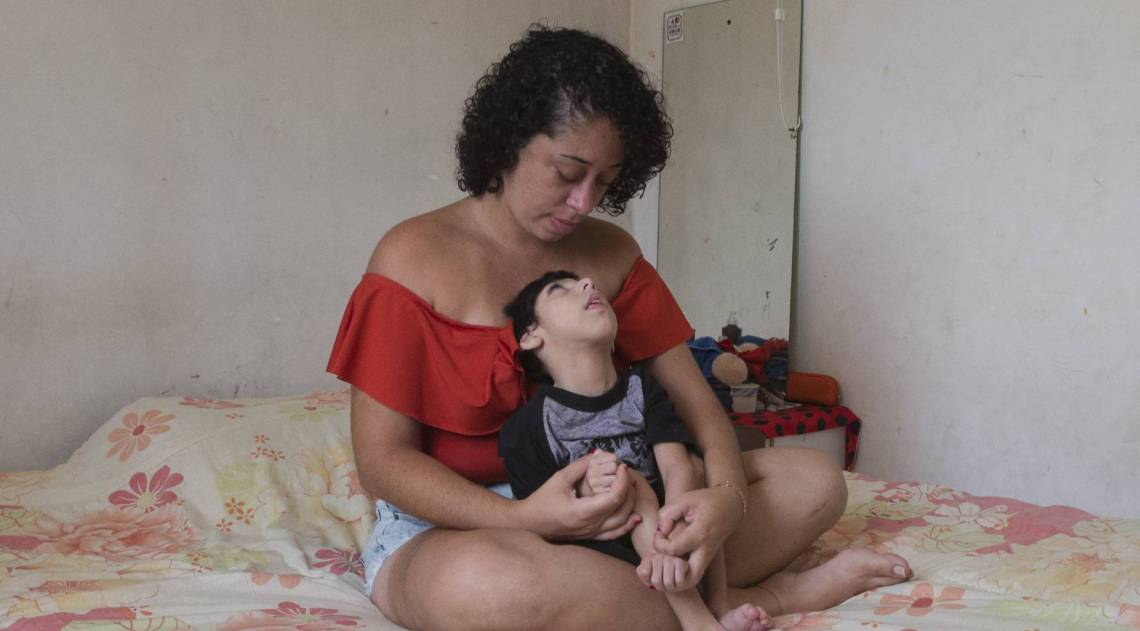 21 01 2020 - SAUDE - A equipe de jornalismo do jornal O Dia foi em Marica visitar o Luiz Philipe, que nasceu com microcefalia. Sua mae, Pollyana Rabello teve uma virose parecida com zika no oitavo mes de gestacao. Foto: Daniel Castelo Branco / Agencia O Dia - Daniel Castelo Branco