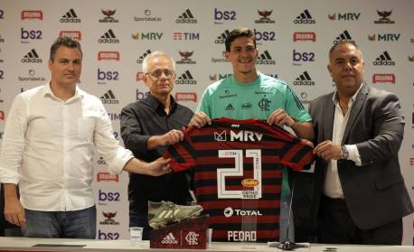 Transferências de brasileiros movimentaram R$ 36,4 bi na década, segundo relatório