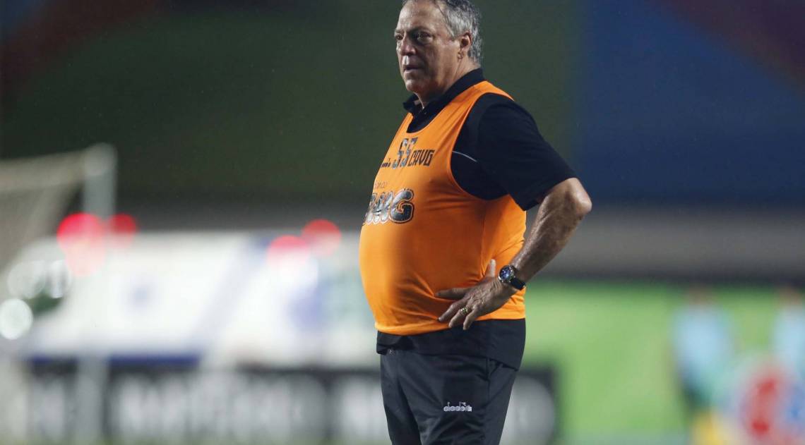 Sob press&atilde;o, Abel Braga &eacute; um dos principais alvos de cr&iacute;ticas da torcida pela oscila&ccedil;&atilde;o do Vasco - Rafael Ribeiro / Vasco