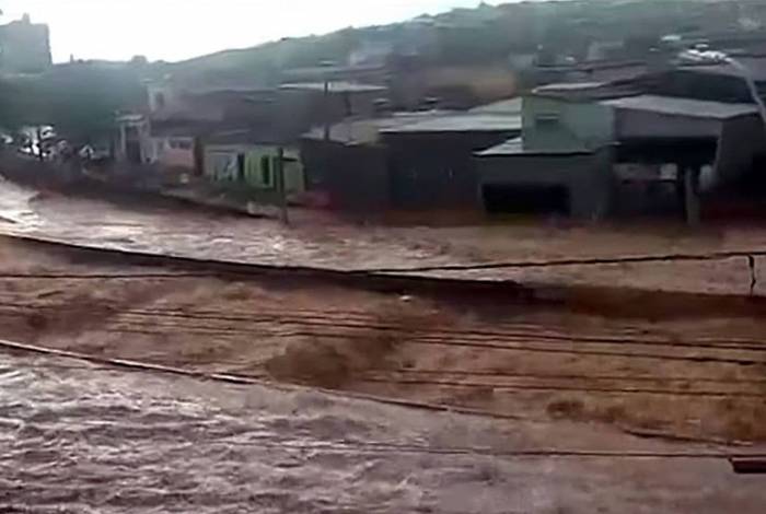 Chuva em MG já deixou pelo menos 30 mortos