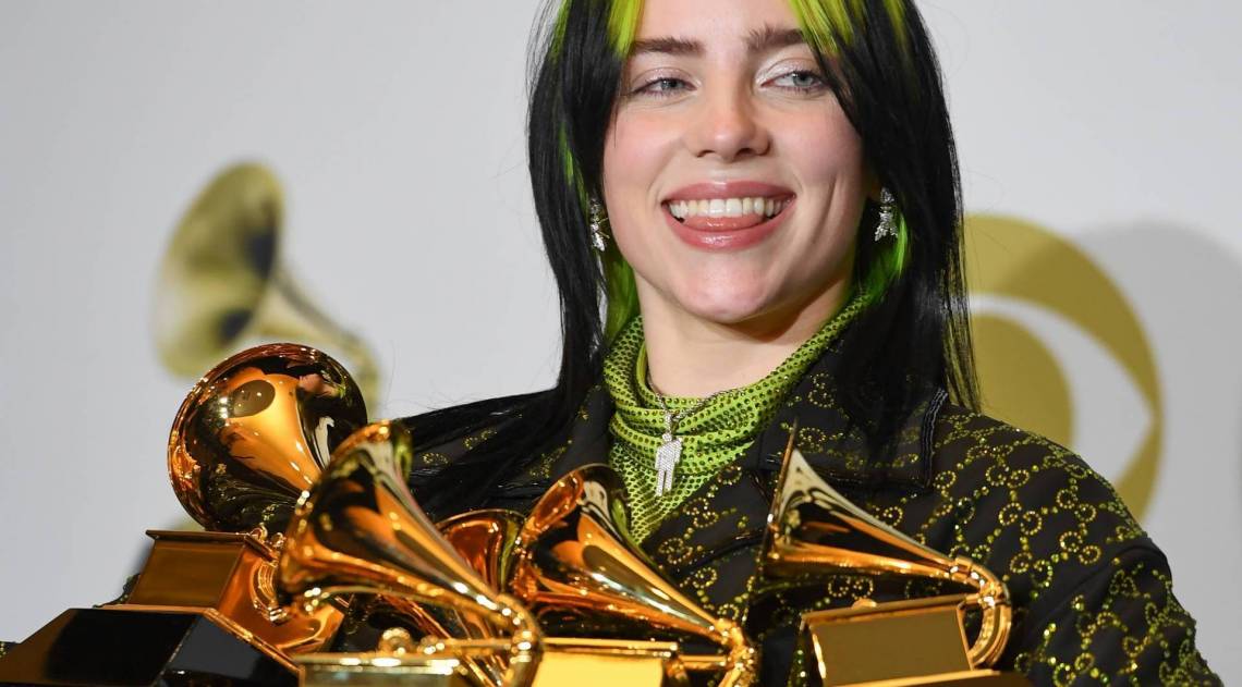 Billie Eilish foi a grande vencedora do Grammy com quatro trof&eacute;us 