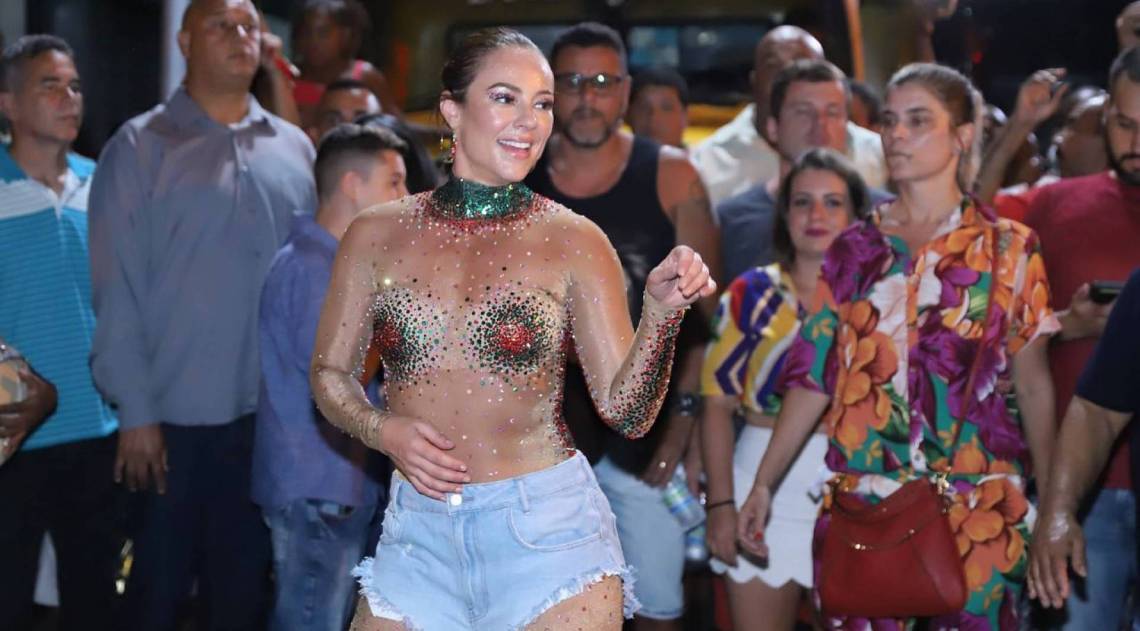 Paolla Oliveira no ensaio da Grande Rio