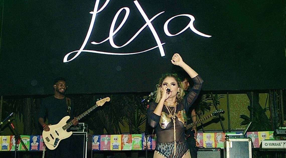 Com cancelamento do Bloco da Lexa, início dos desfiles dos megablocos ficará com o Carnaval Square, da cantora Claudia Leitte - Ag. News