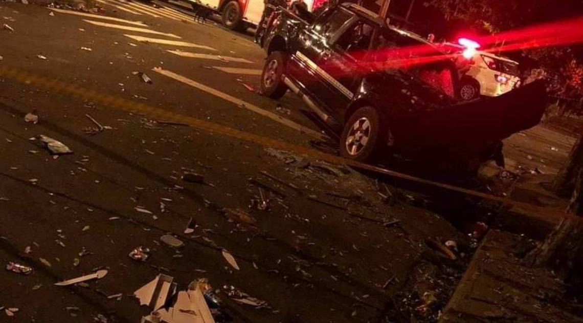 Homem sofreu tentativa de linchamento apÃ³s avanÃ§ar com caminhonete contra grupo que participava de festa em Nova IndependÃªncia, no interior de SÃ£o Paulo - ReproduÃ§Ã£o