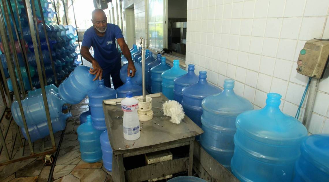 Rio, 28/01/2020 - Matéria na fábrica engarrafadora de águas mineiras Santa Cruz, em Água Santa. Foto: Estefan Radovicz / Agencia O Dia