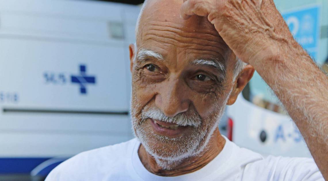 Rio de Janeiro - RJ - 28/01/2020 - Familiares do pequeno Arthur Gonçalves Monteiro Esperança, de apenas 5 anos, conseguiram na Justiça que o menino seja transferido para o Hospital Estadual Getúlio Vargas (HGV), na Penha, Zona Norte do Rio. Arthur está no Hospital Municipal Salgado Filho, no Méier, zona norte da cidade, desde que foi baleado na cabeça, na noite desta segunda-feira - na foto, Valdir Gonçalves da Silva, avo do menino - Foto Reginaldo Pimenta / Agência O Dia