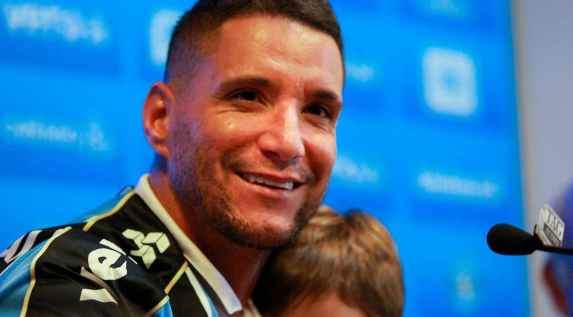 Porto Alegre, 28/01/2020 - AGÊNCIA DE NOTÍCIAS/PARCEIRO - O jogador Thiago Neves durante apresentação no Grêmio, realizada no CT Luis Carvalho, em Porto Alegre, na tarde desta terça-feira (28). Foto: Fernando Alves/Parceiro/Agência O Dia - Fernando Alves/Parceiro/Agência O Dia