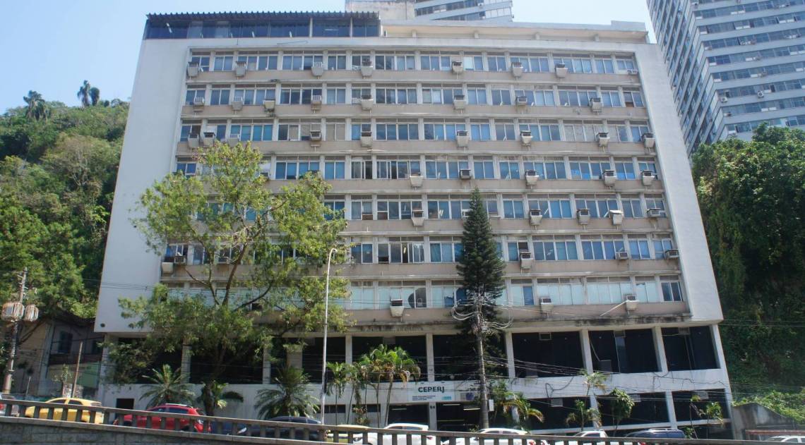 As vagas são para prestadores de serviços eventuais, como fiscal, porteiro de escola, intérprete de libras, coordenador setorial, entre outras - Divulgação 