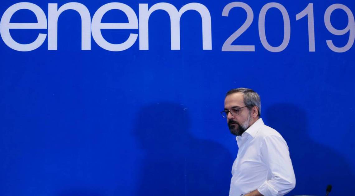 Ministro da Educação, Abraham Weintraub, reconheceu que houve falhas na correção do Enem
