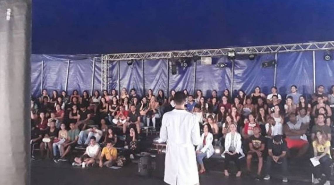 Curso de capacitação oferecido gratuitamente pelo circo