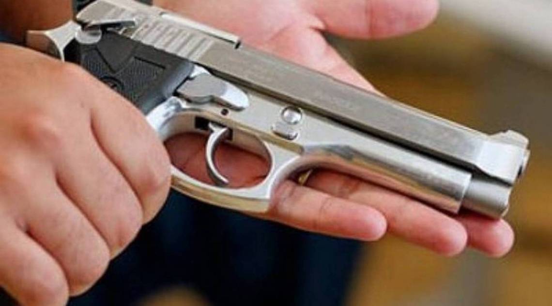 Armas apreendidas pela polícia de Petrópolis possuem calibres e modelos variados - Agência Brasil