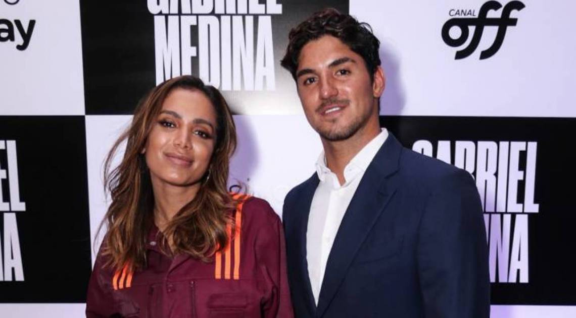 Anitta e Gabriel Medina em pré-estreia de filme em São Paulo