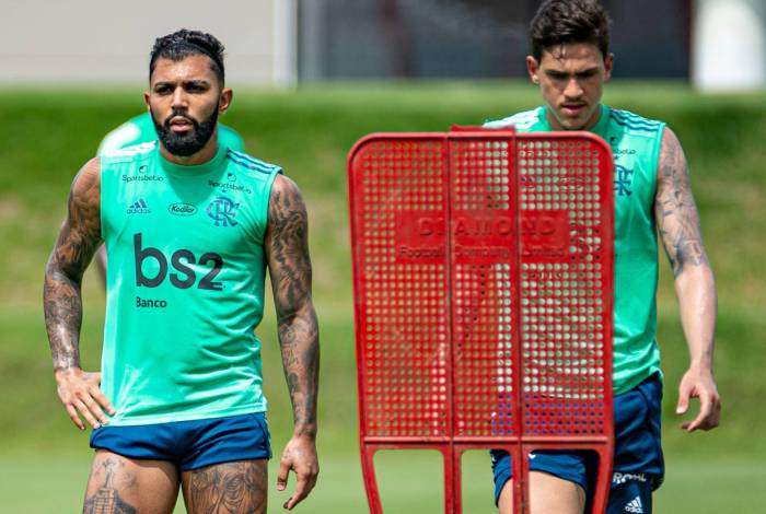 Gabigol (E) e Pedro: os dois atacantes marcaram quatro dos cinco gols do Flamengo, nos 33 minutos em que estiveram juntos em campo