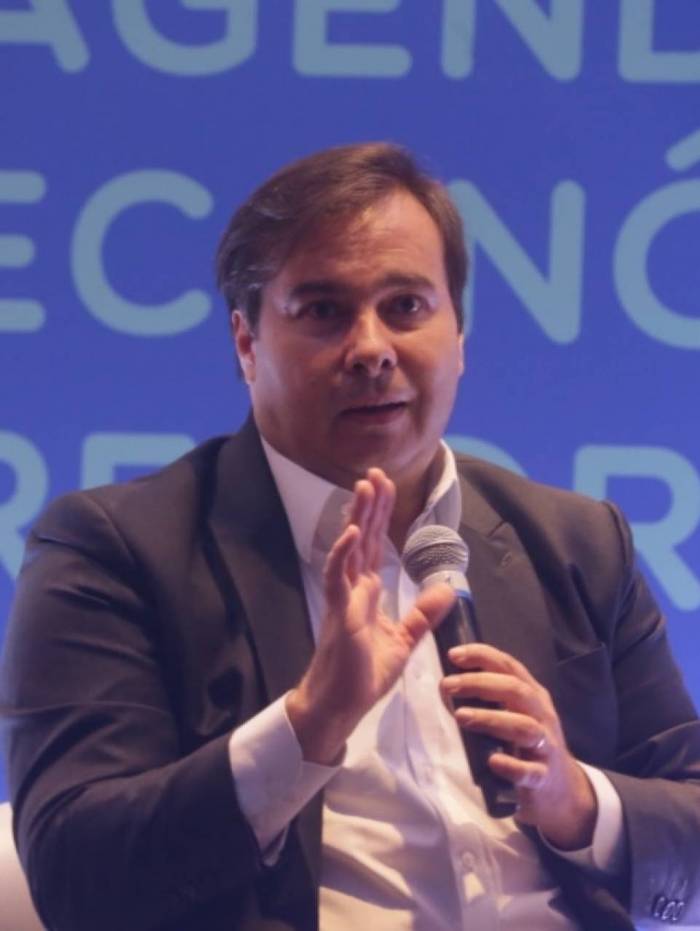 Rodrigo Maia frisou que envio da PEC ajudou a acelerar debate