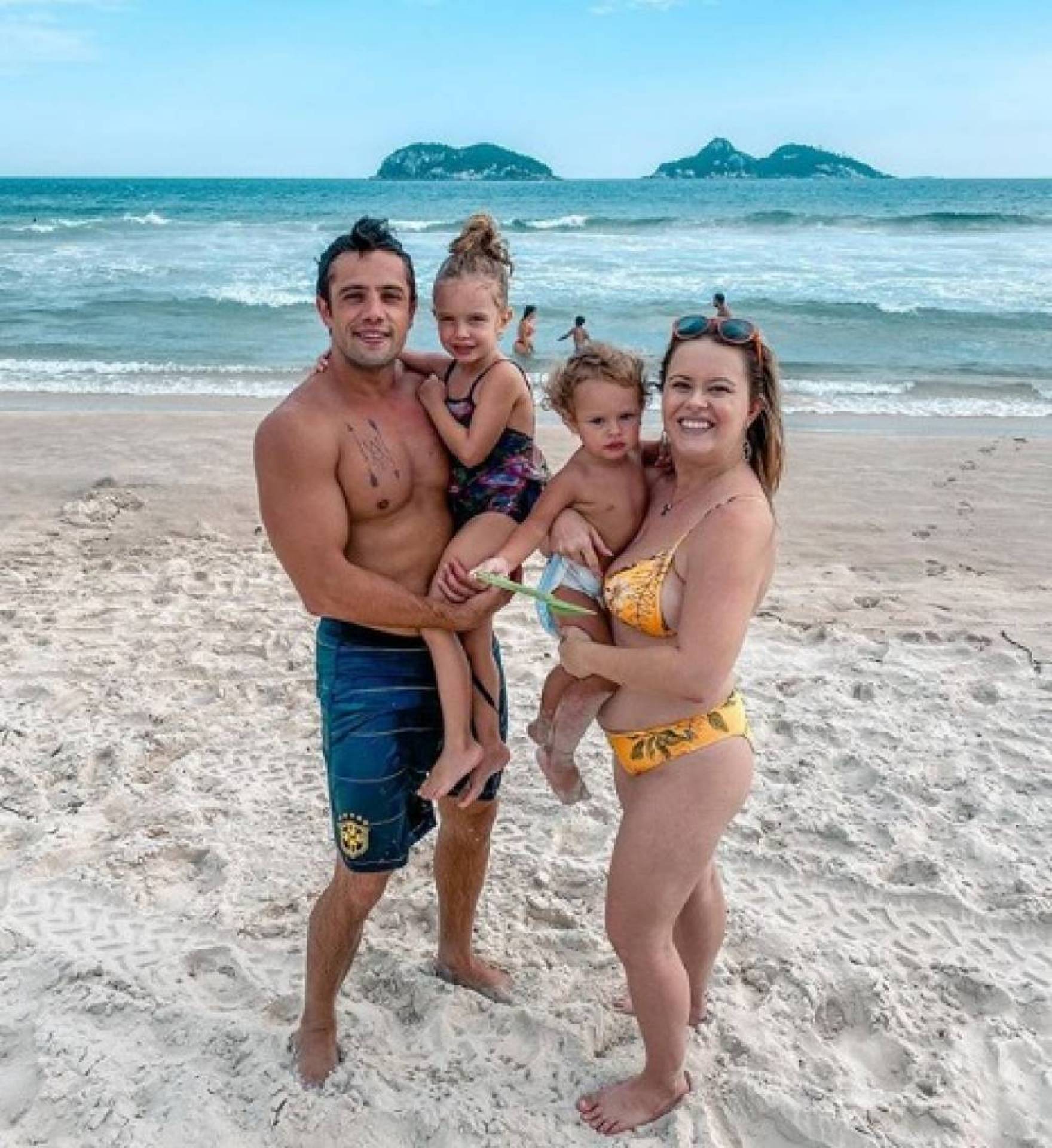 Mari Bridi, Rafael Cardoso e os filhos