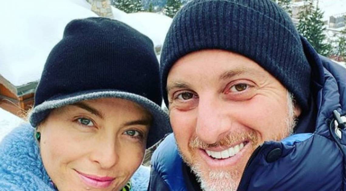 Luciano Huck e Ang&eacute;lica pediram aplausos para os profissionais de sa&uacute;de