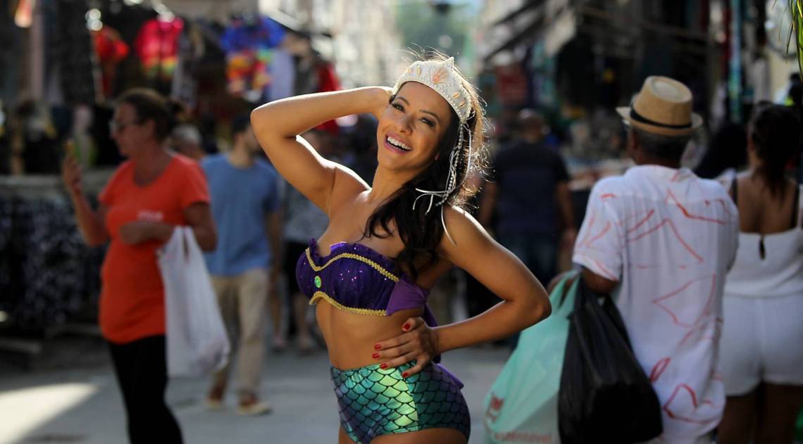 Rio de Janeiro 31/01/2019 - Ensaio tema de Carnaval com a modelo Juliana no SAARA. Foto: Luciano Belford/Agencia O Dia