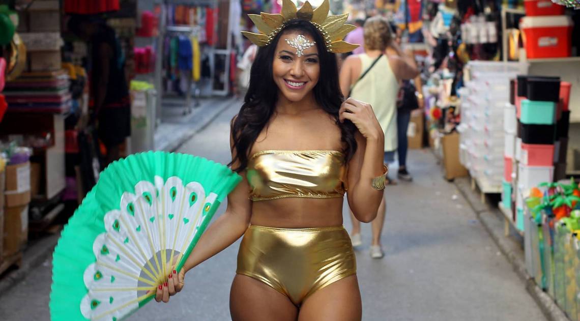 Rio de Janeiro 31/01/2019 - Ensaio tema de Carnaval com a modelo Juliana no SAARA. Foto: Luciano Belford/Agencia O Dia