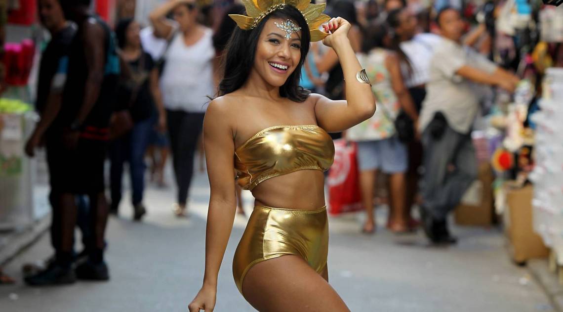 Rio de Janeiro 31/01/2019 - Ensaio tema de Carnaval com a modelo Juliana no SAARA. Foto: Luciano Belford/Agencia O Dia