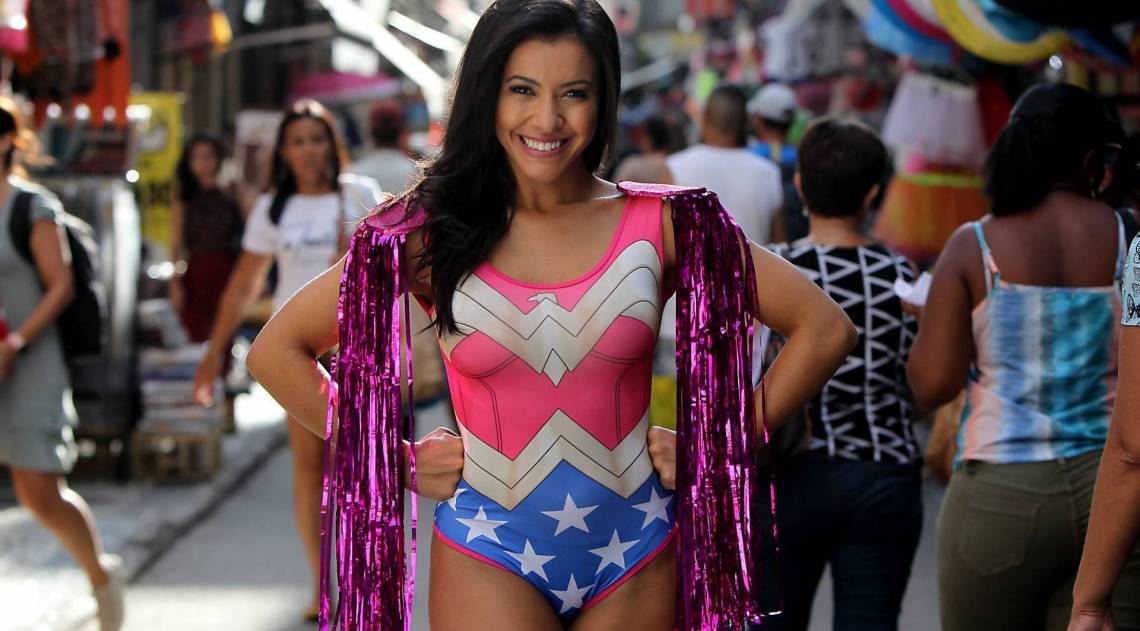 Rio de Janeiro 31/01/2019 - Ensaio tema de Carnaval com a modelo Juliana no SAARA. Foto: Luciano Belford/Agencia O Dia