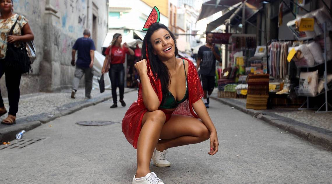 Rio de Janeiro 31/01/2019 - Ensaio tema de Carnaval com a modelo Juliana no SAARA. Foto: Luciano Belford/Agencia O Dia