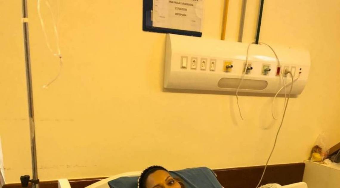 Ana Paula Evangelista passou por cirurgia após retirar gesso  - Divulgação 