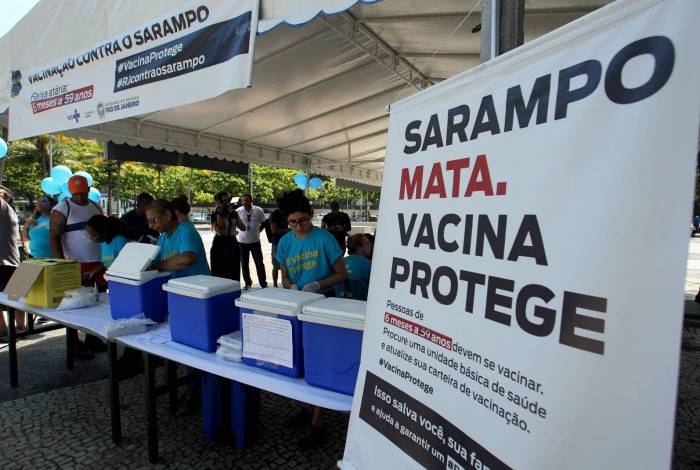 Campanha de vacinação contra o sarampo no Leme 