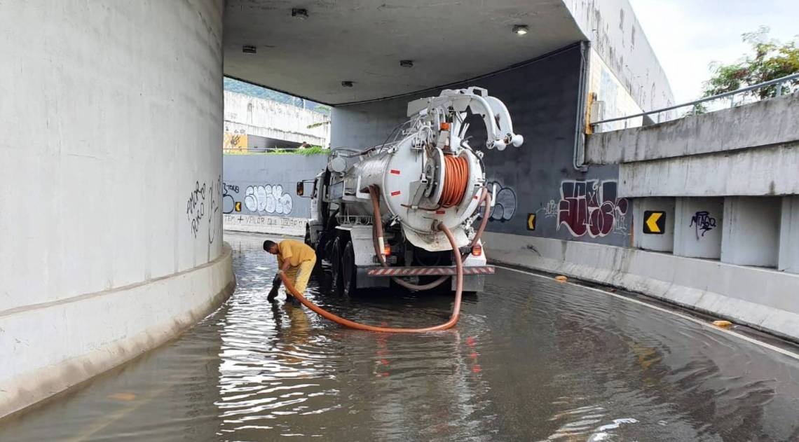 Mergulhinho da Avenida Armando Lombardi, na Barra da Tijuca