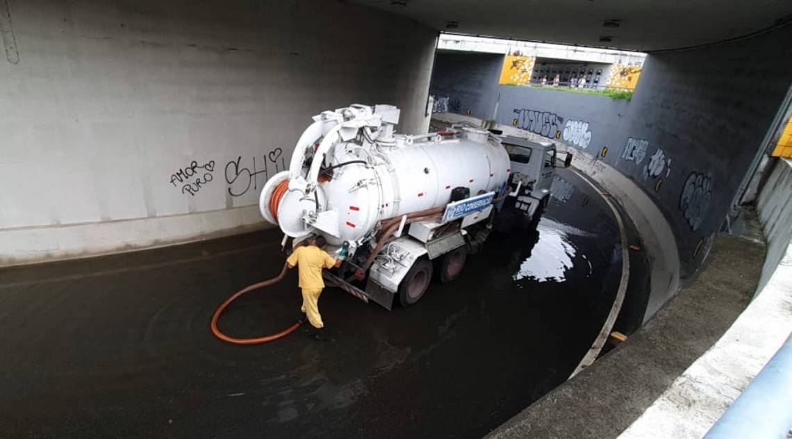 Mergulhinho da Avenida Armando Lombardi, na Barra da Tijuca