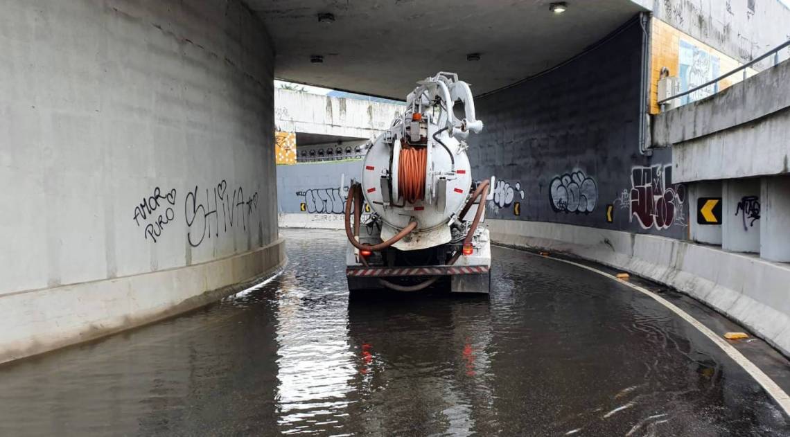 Mergulhinho da Avenida Armando Lombardi, na Barra da Tijuca