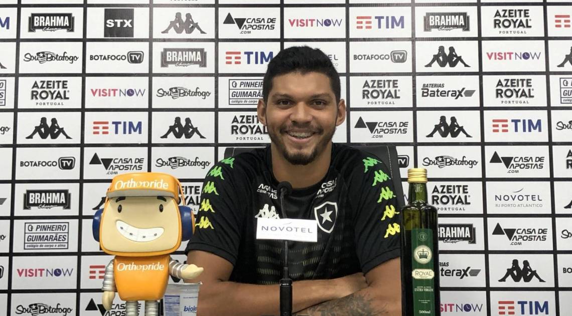 Rindo à toa após decidir o clássico, o atacante Igor Cássio mira o Caxias, na Copa do Brasil - Repdrodução Twitter/Botafogo