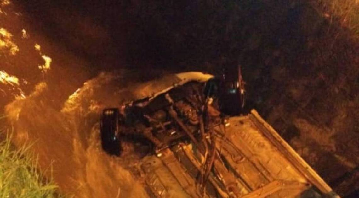 Com as ruas alagadas, Alexandre caiu com o carro no rio e desapareceu após salvar a mulher e o filho