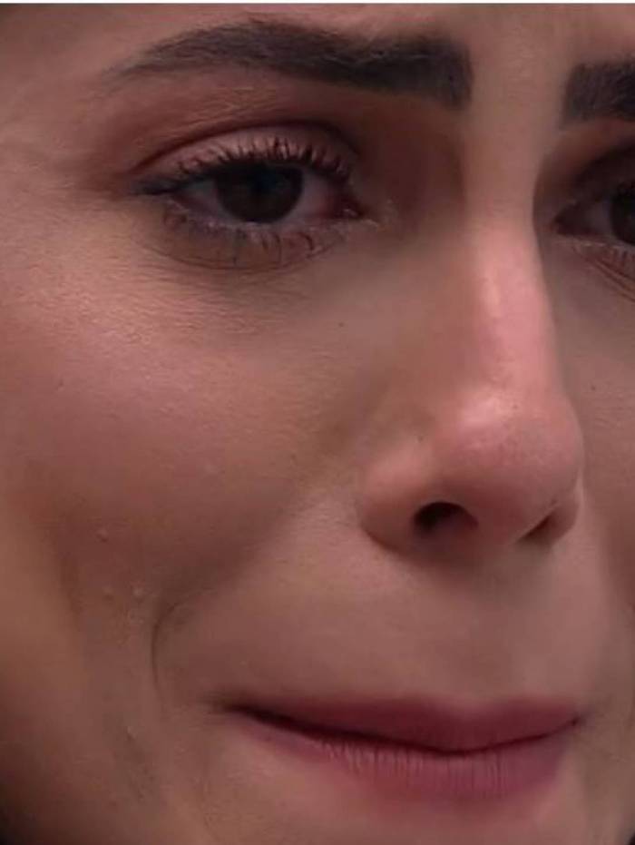 Mari Gonzalez chora ap&oacute;s ouvir sobre suposto plano dos homens