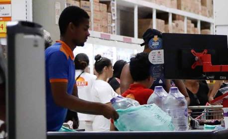 Rede atacadista abre 275 vagas de emprego em nova loja em Niterói