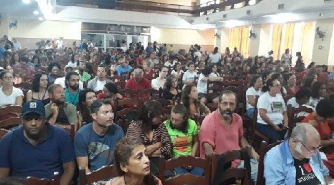Professores da rede municipal do Rio discutiram itens da pauta de reivindicações em audiência nesta quarta-feira - Divulgação