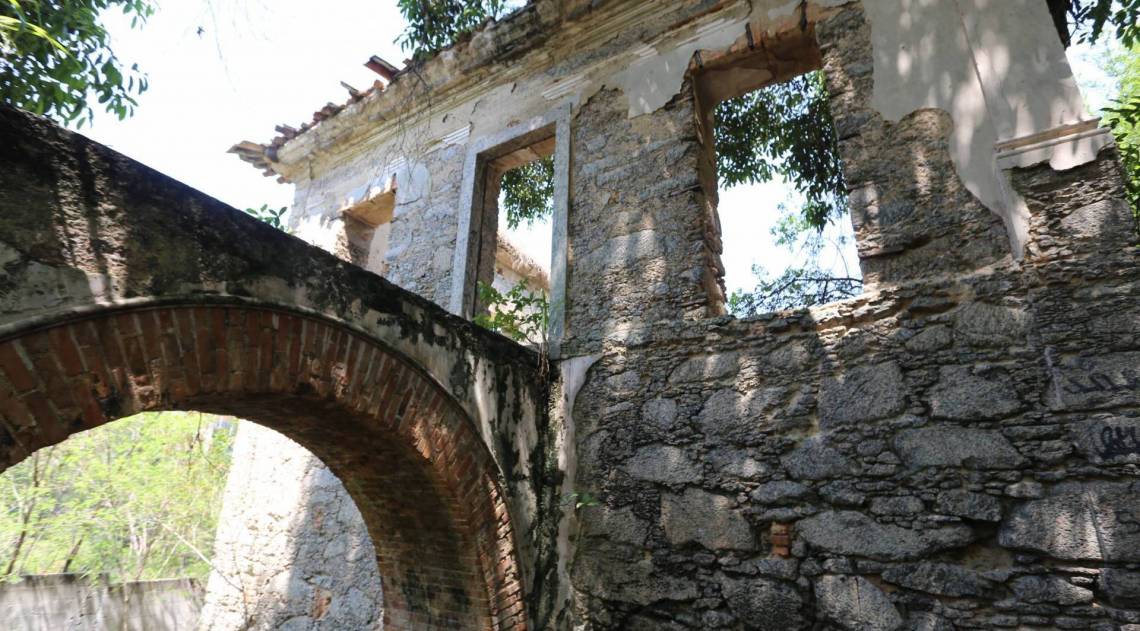 No parque fica a antiga Chácara do Vintém, de 1837, que abriga aqueduto e outras ruínas históricas - divulgação
