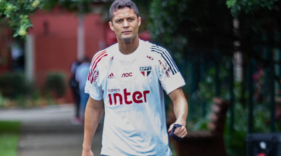 2020-02-04 - AG&Ecirc;NCIA  DE NOTICIA - PARCEIRO - Jogador Anderson Martins durante treino da equipe do S&atilde;o Paulo, realizado no CT da Barra Funda, zona oeste da capital paulista, nesta Quarta-Feira (4). - Van Campos/Parceiro/Ag&ecirc;ncia O dia