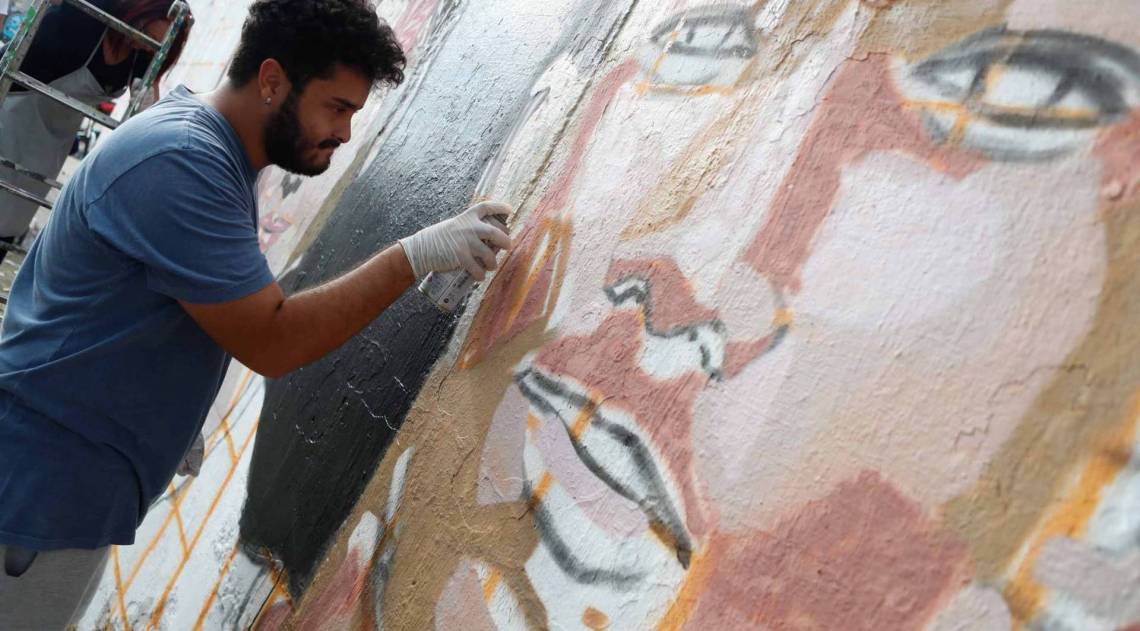 Rio, 06/02/2020, Grafite em homenagem aos meninos do Ninho mortos no incendio em Janeiro de 2019 pintado em frente ao portao 2 do Maracana, na foto muro com o grafite, Foto de Gilvan de Souza / Agencia O Dia