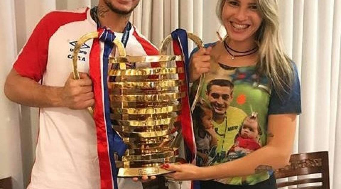 Milena Bemfica se pronuncia sobre motivo da briga com goleiro Jean 